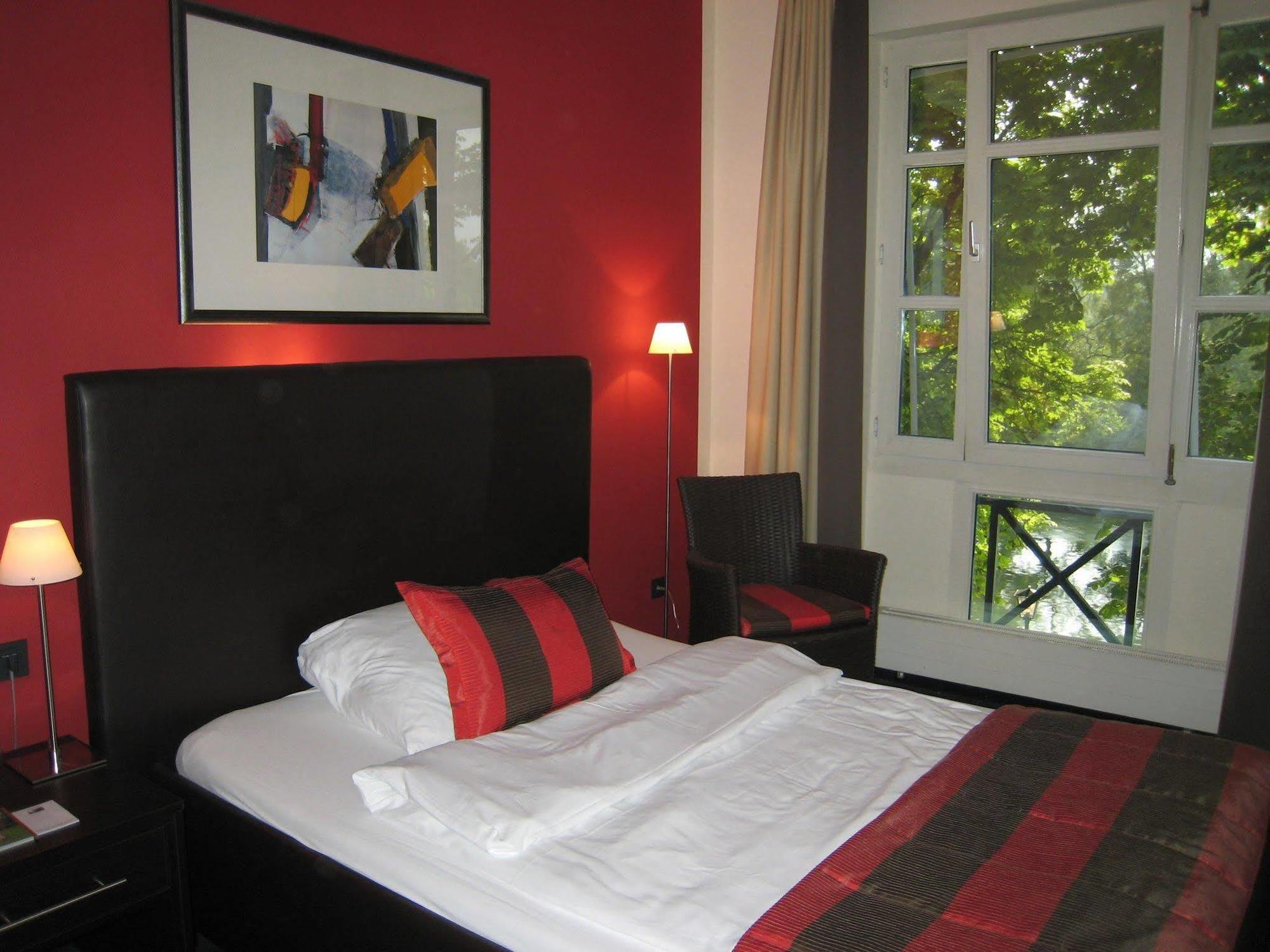 Hotel Am Ruhrufer Business & Golf Mülheim an der Ruhr Kamer foto